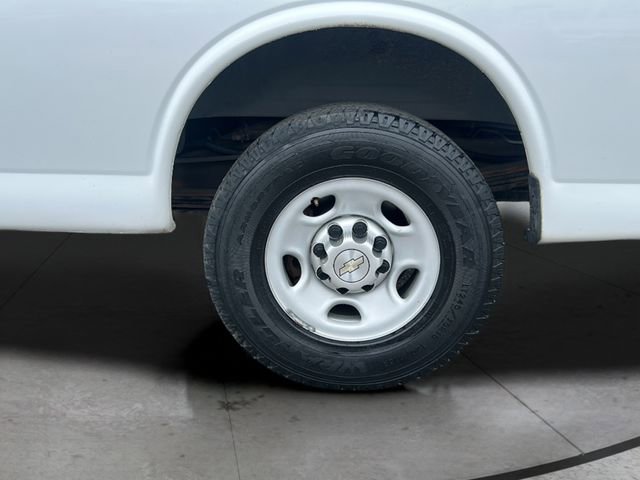 Used 2013 Chevrolet Express 3500 LS RWD image 27
