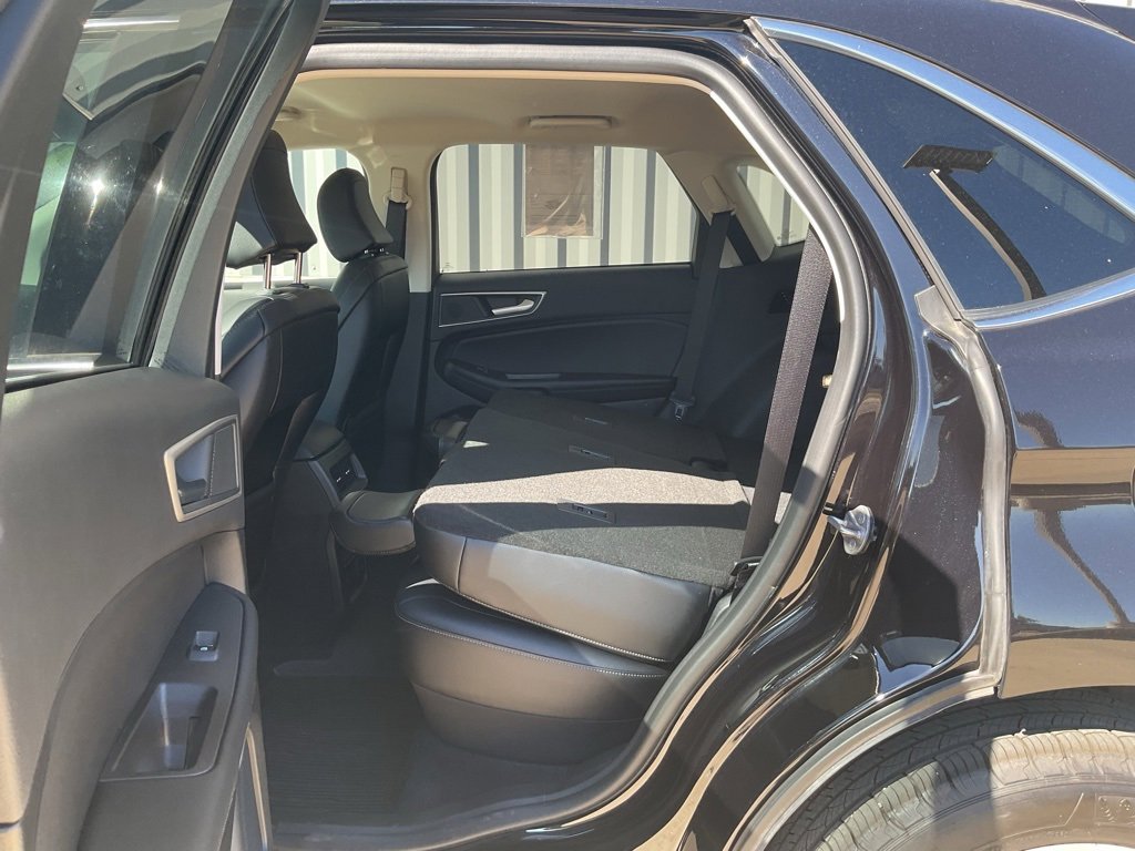 Used 2024 Ford Edge SEL w/ Convenience Package image 16