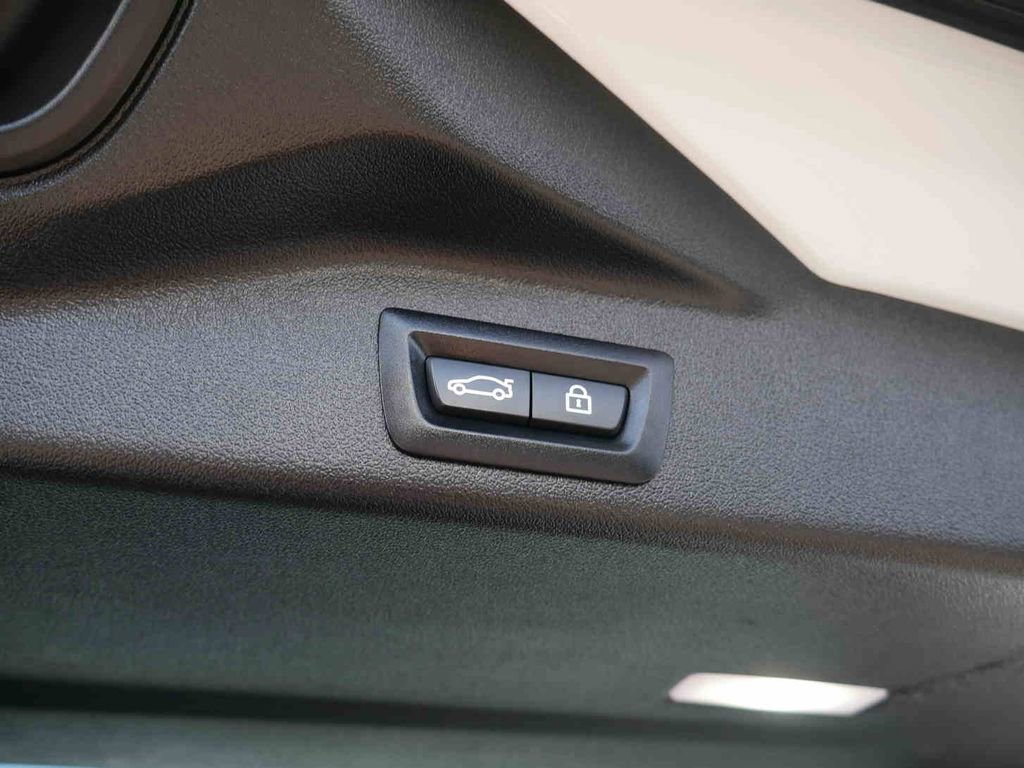 Used 2019 BMW X5 xDrive40i w/ Convenience Package image 10