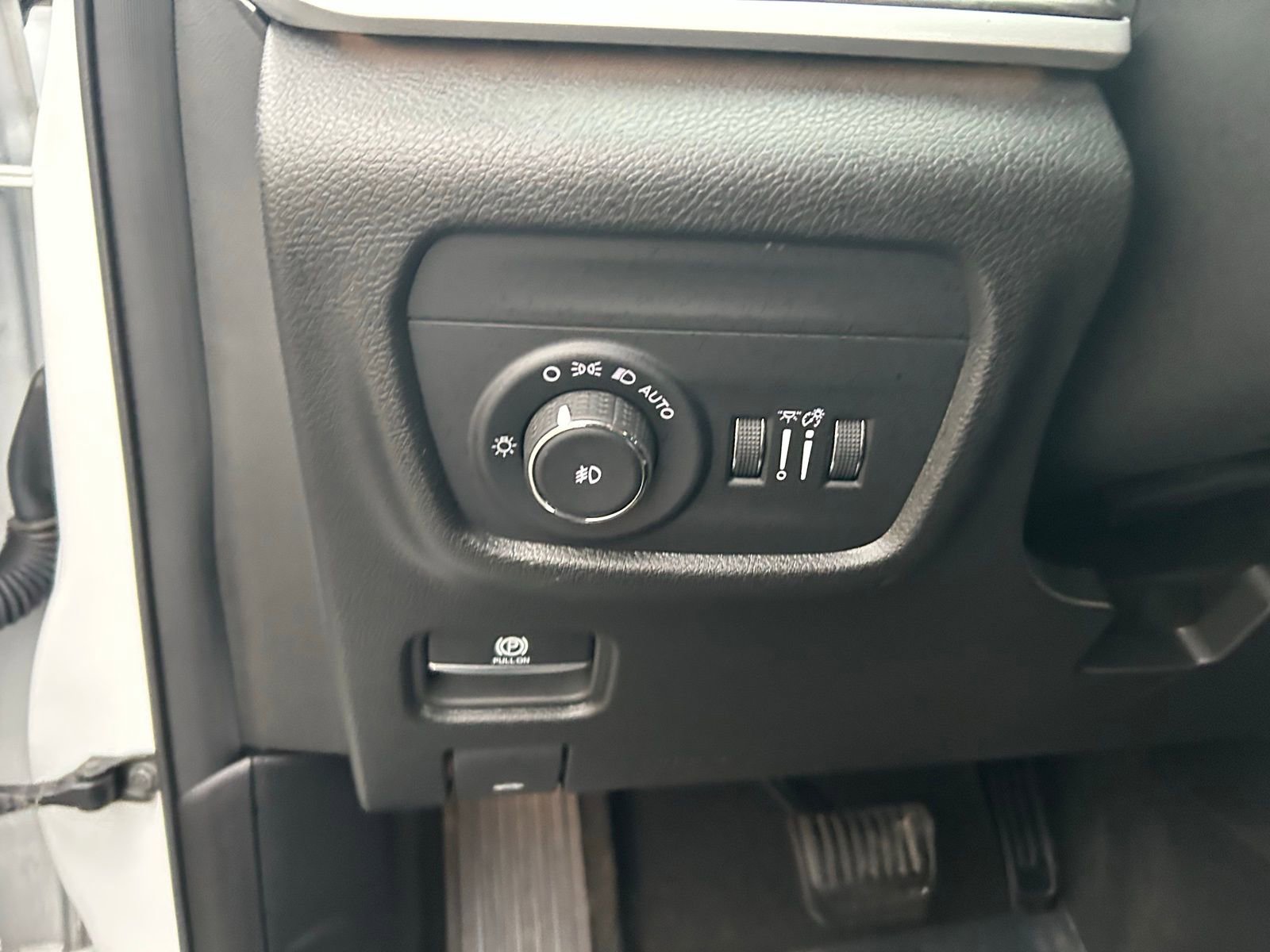 Certified 2023 Jeep Grand Cherokee L Limited image 14