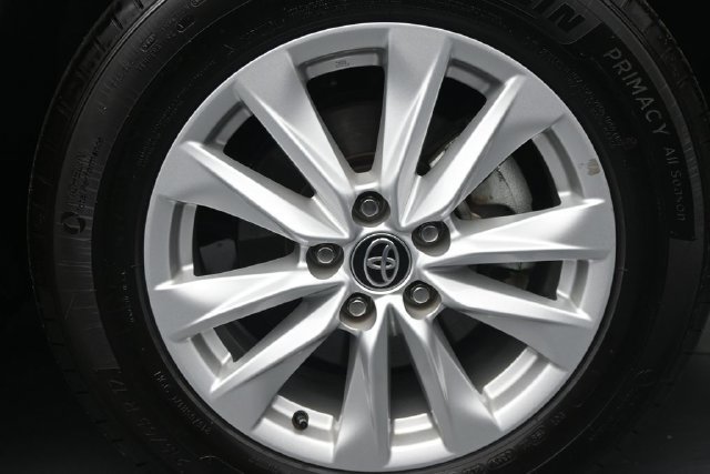 Used 2026 Toyota Corolla Cross LE FWD image 9