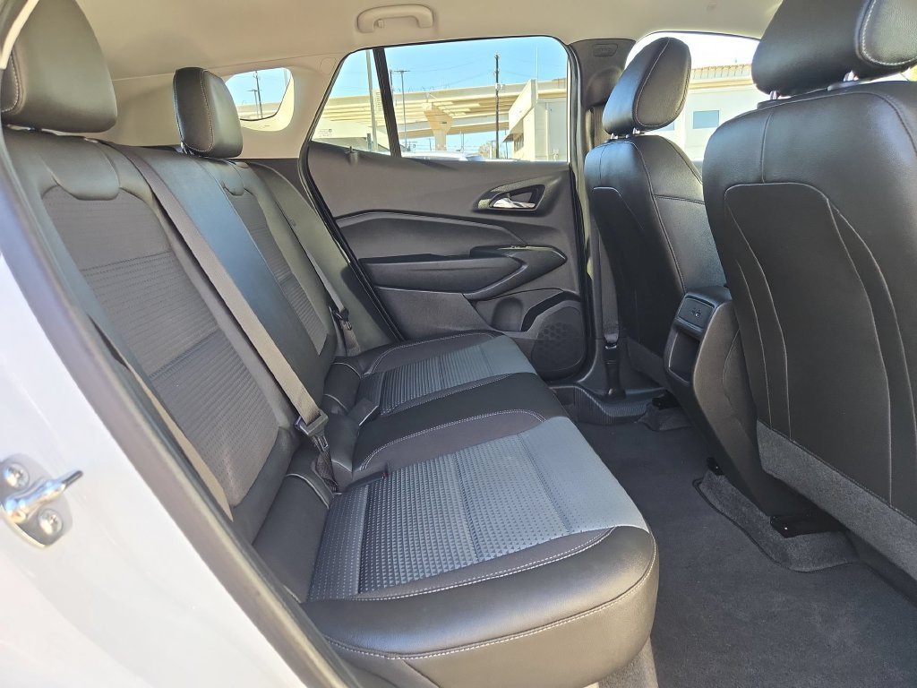 Used 2026 Chevrolet Trax LT FWD image 31