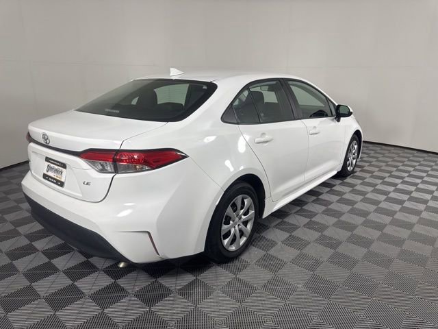 Used 2024 Toyota Corolla LE image 3