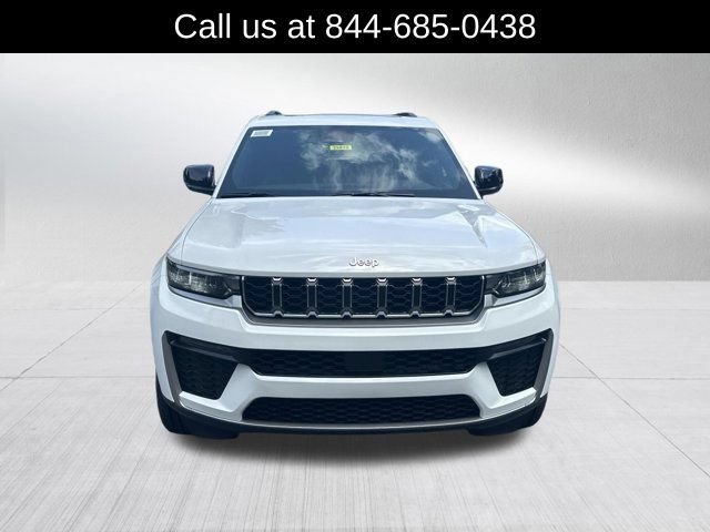 New 2026 Jeep Grand Cherokee Limited RWD image 2