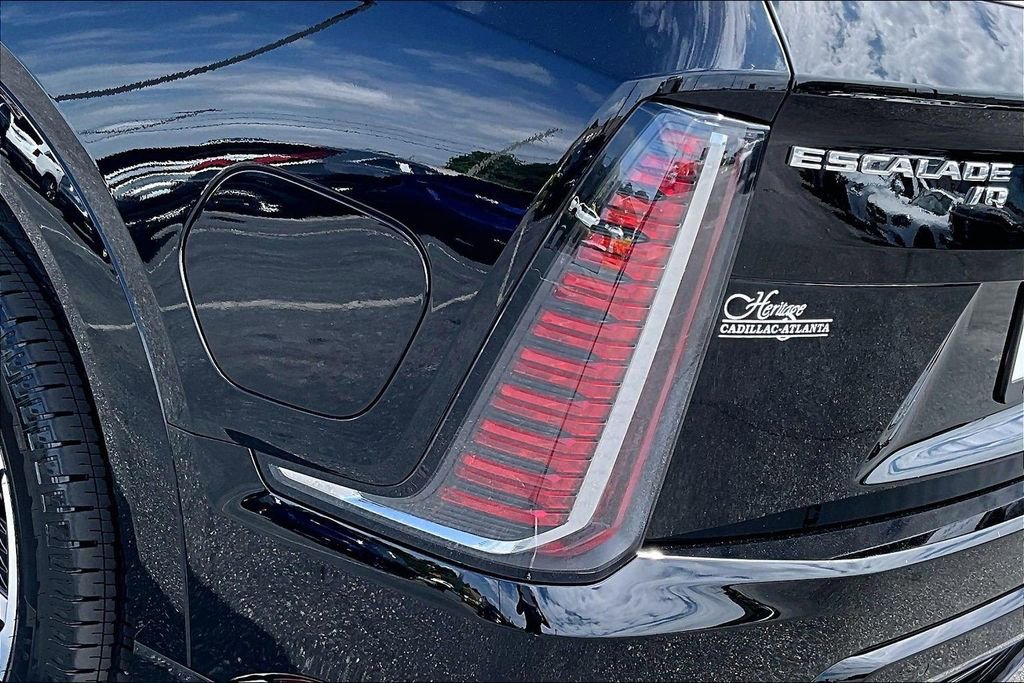 Certified 2025 Cadillac Escalade IQ Luxury 2 w/ LPO, Premium Carpet Package AWD/4WD image 23