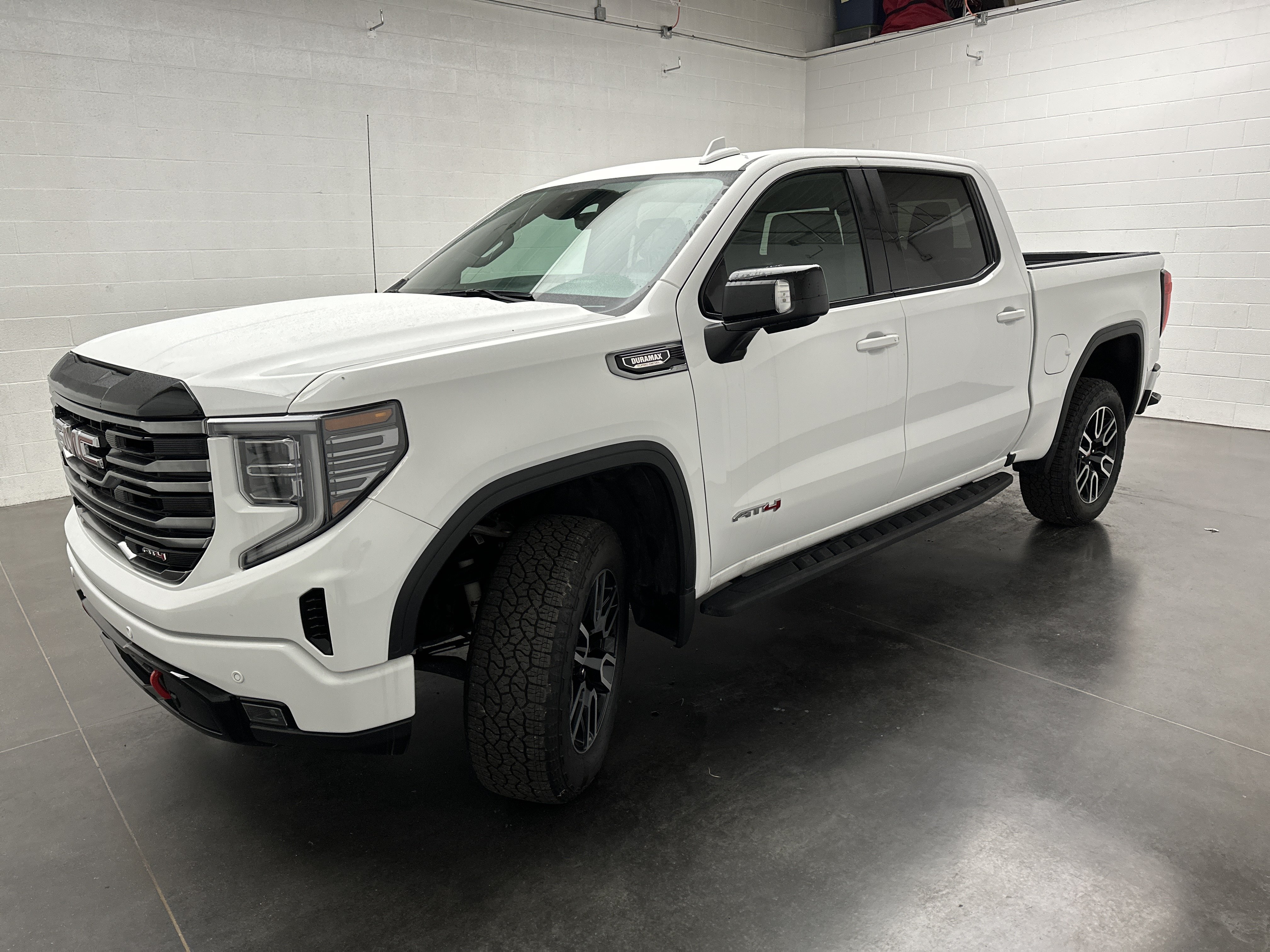 Used 2026 GMC Sierra 1500 AT4 w/ AT4 Premium Package AWD/4WD image 5