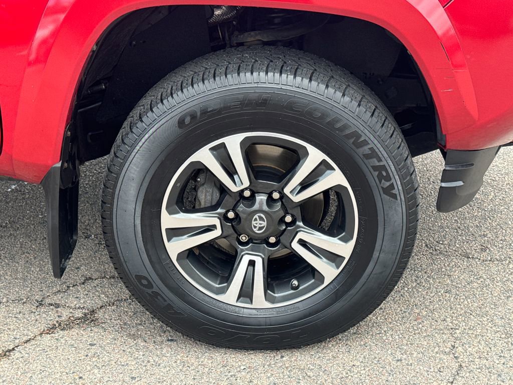 Used 2019 Toyota Tacoma TRD Sport w/ Technology Package AWD/4WD image 39