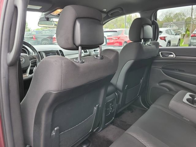 Used 2018 Jeep Grand Cherokee Laredo AWD/4WD image 16