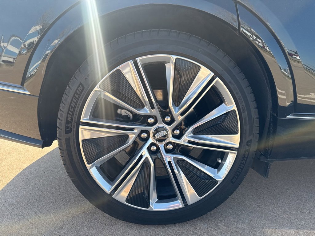 Used 2023 Cadillac Lyriq 2WD image 7