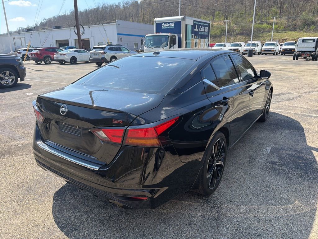 Used 2023 Nissan Altima 2.5 SR w/ SR Premium Package image 9
