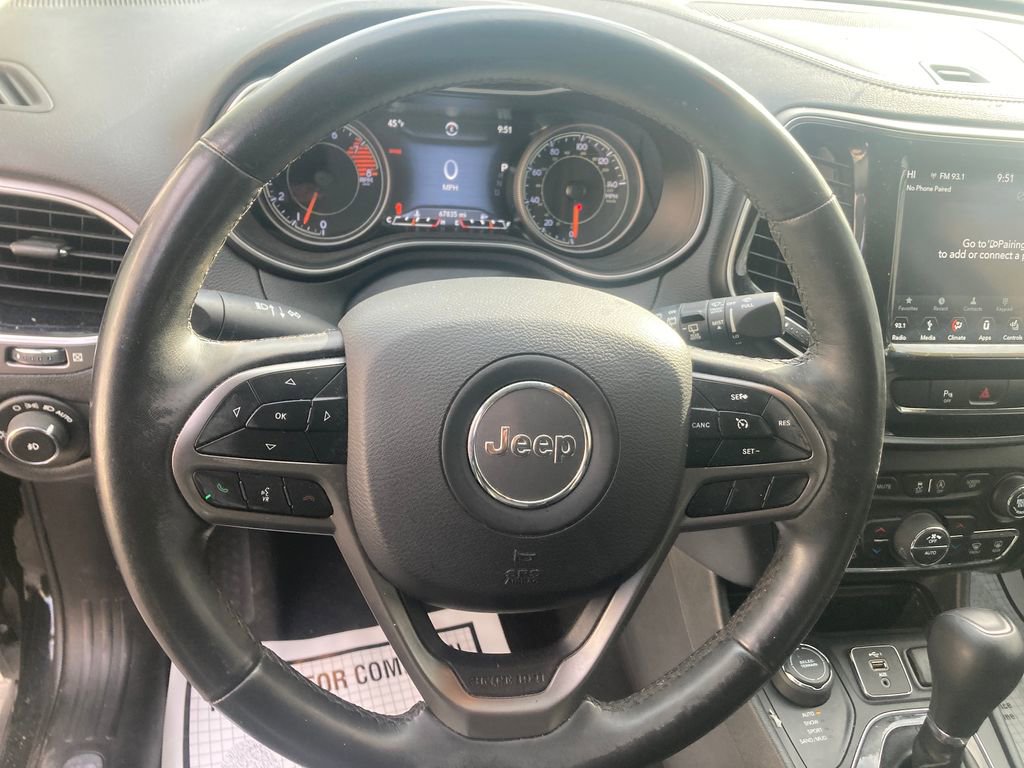 Used 2019 Jeep Cherokee Limited image 18