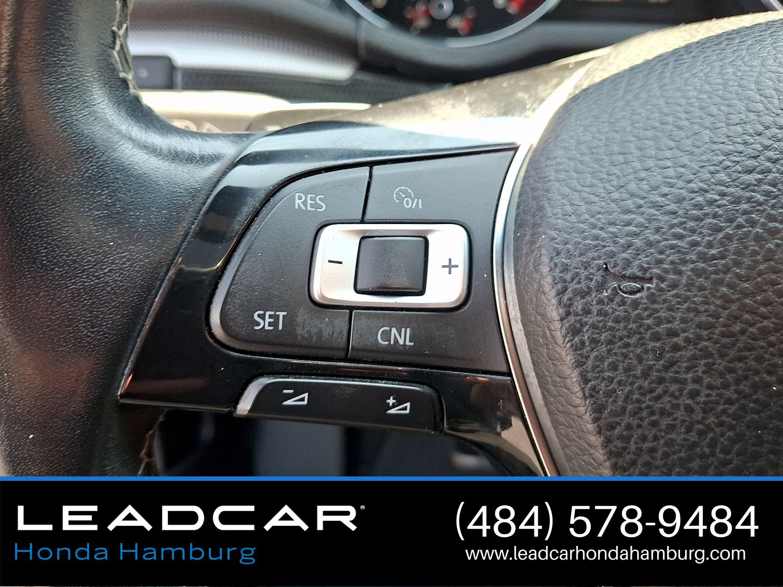 Used 2018 Volkswagen Passat 3.6 FWD image 22