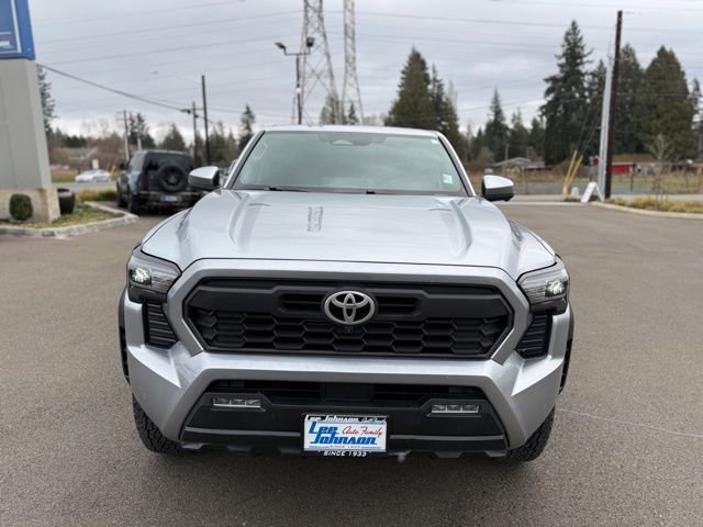 Used 2024 Toyota Tacoma TRD Off-Road w/ TRD Off Road Premium Package AWD/4WD image 2