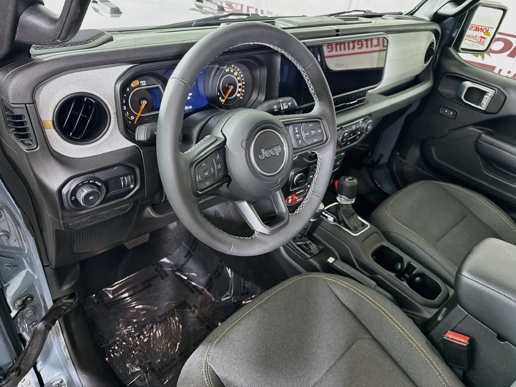 Used 2025 Jeep Wrangler Unlimited Sport AWD/4WD image 17