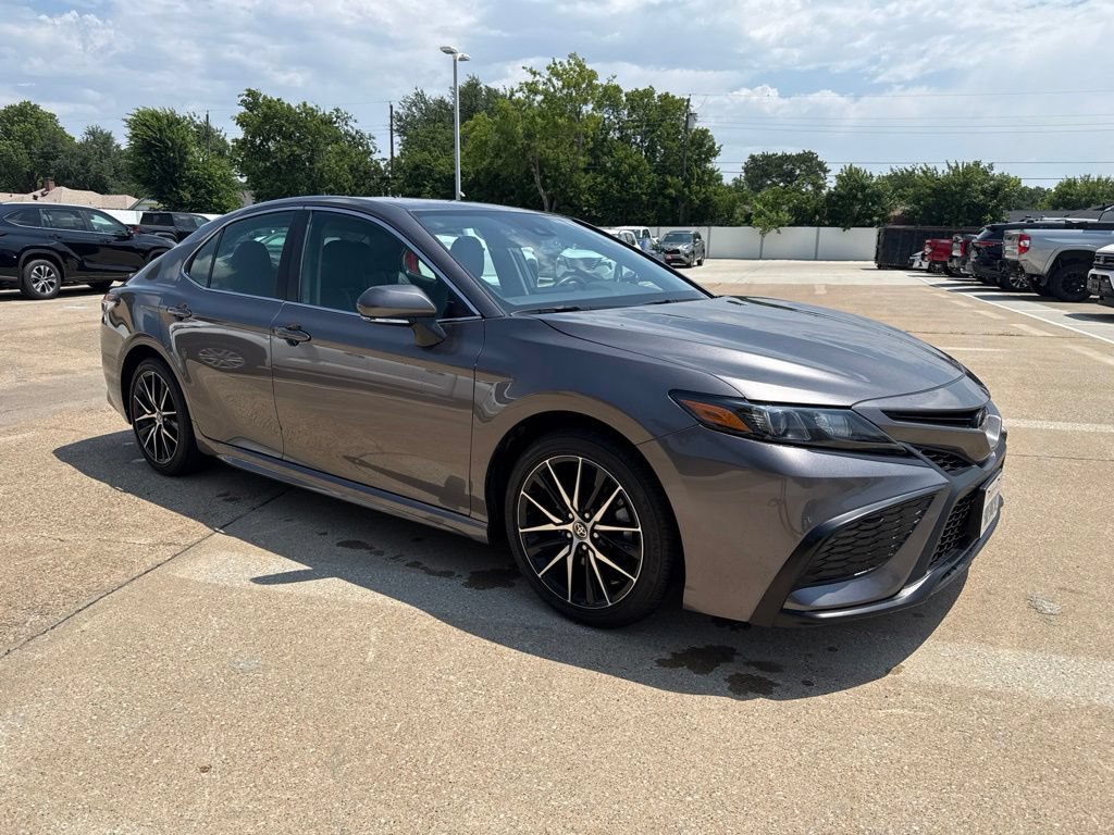 Used 2024 Toyota Camry SE FWD image 8