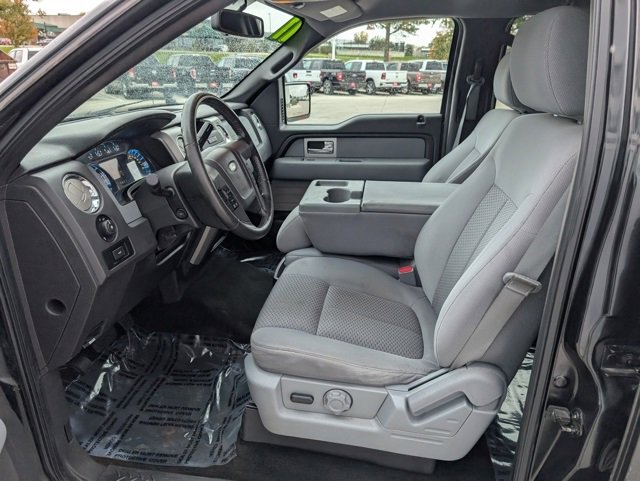 Used 2011 Ford F150 XLT w/ XLT Convenience Pkg image 2