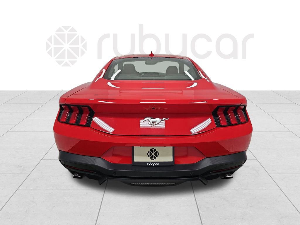 Used 2024 Ford Mustang Coupe image 4