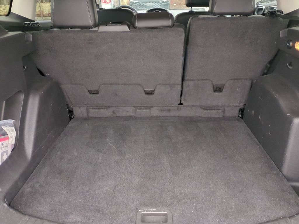 Used 2017 Ford Escape SE w/ SE Sport Appearance Package image 34