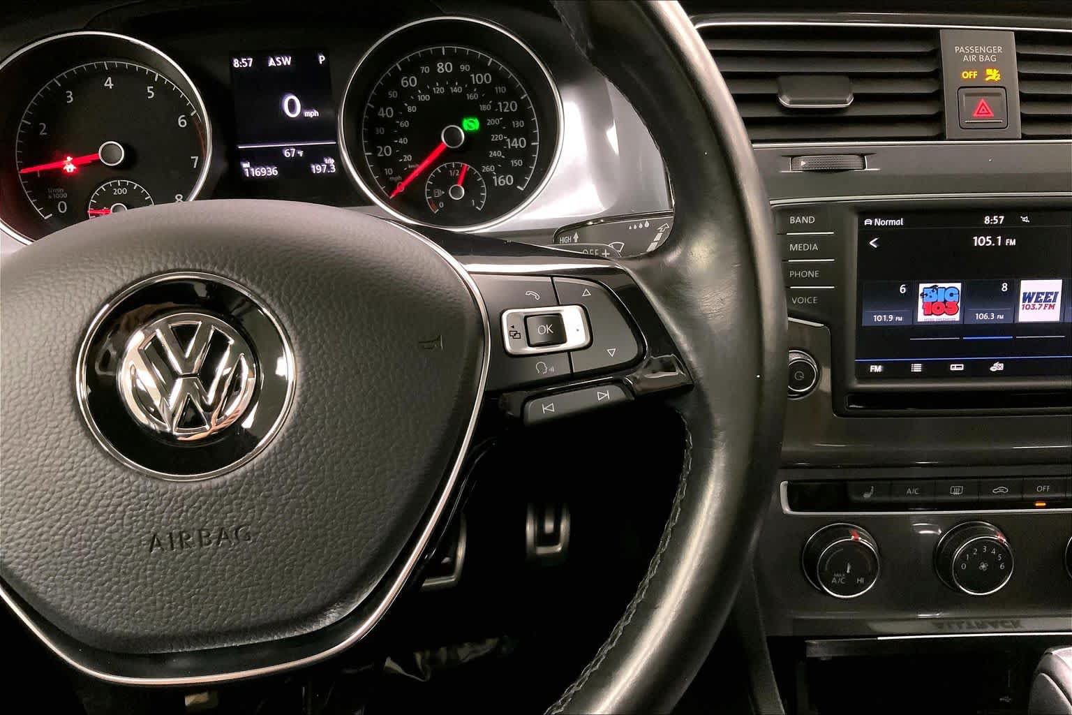 Used 2017 Volkswagen Golf Alltrack SE AWD/4WD image 25