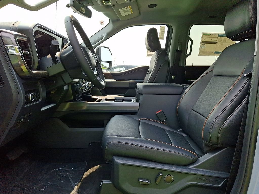 New 2026 Ford F250 Lariat w/ Black Appearance Package AWD/4WD image 9