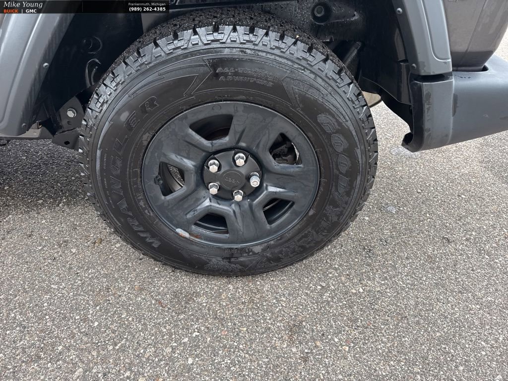 Used 2023 Jeep Wrangler Sport image 9