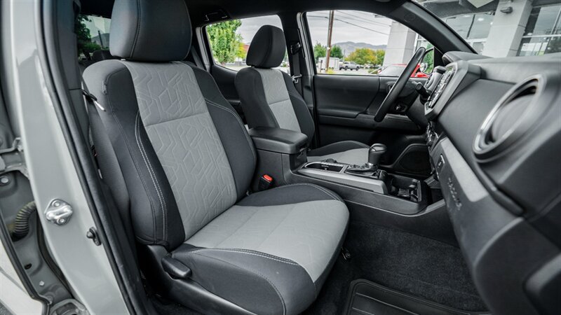 Used 2022 Toyota Tacoma TRD Off-Road w/ Technology Package RWD image 22