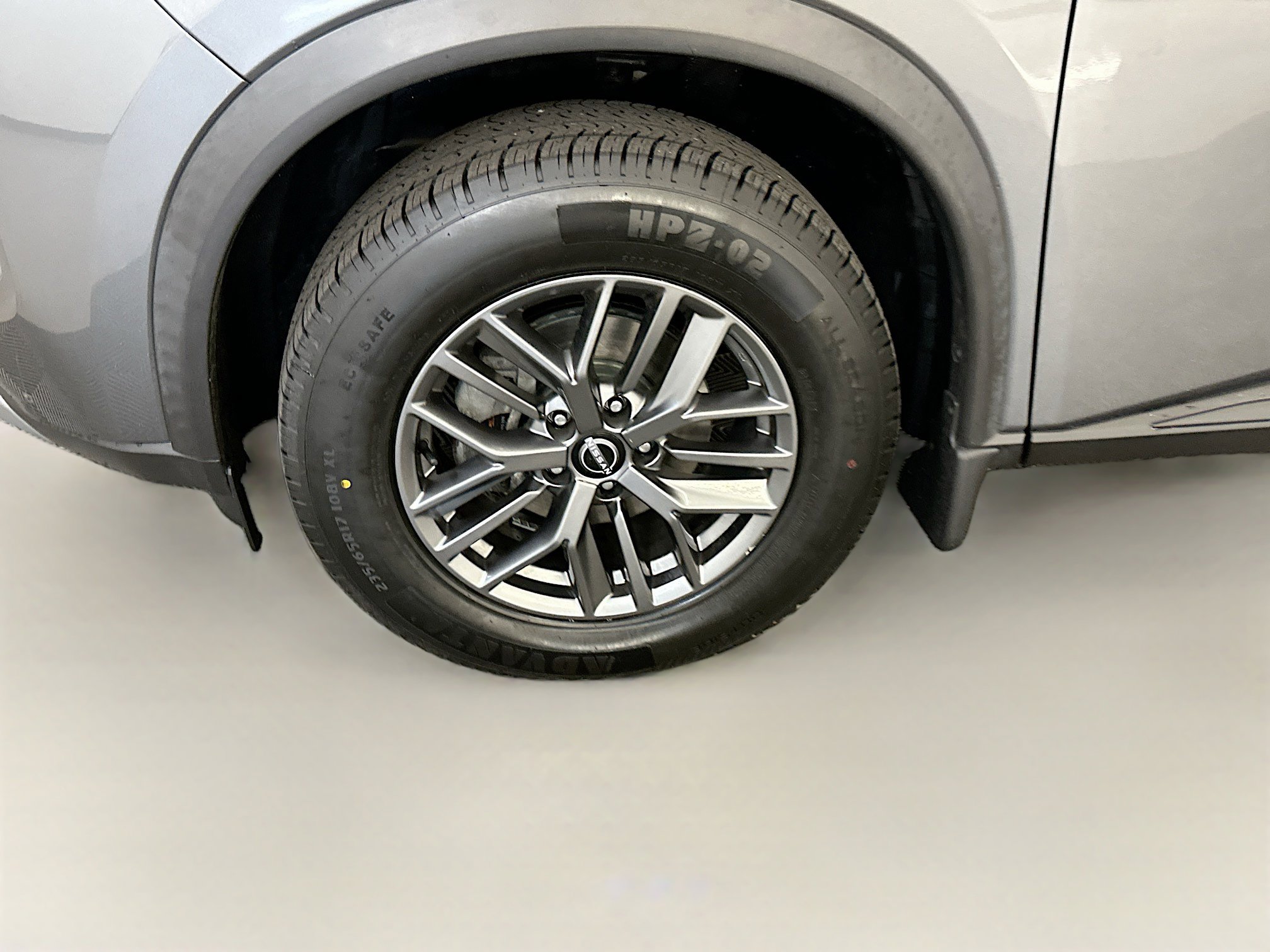 Used 2023 Nissan Rogue S AWD/4WD image 11