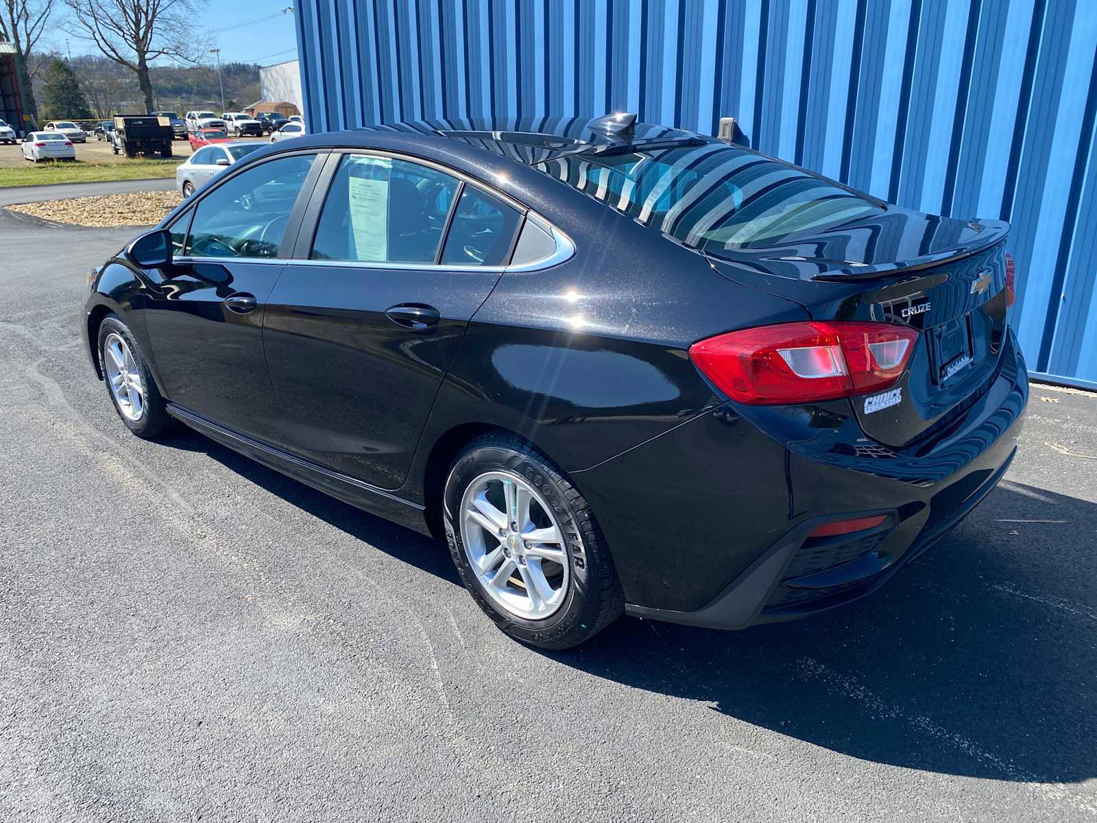 Used 2017 Chevrolet Cruze LT w/ RS Package FWD image 3