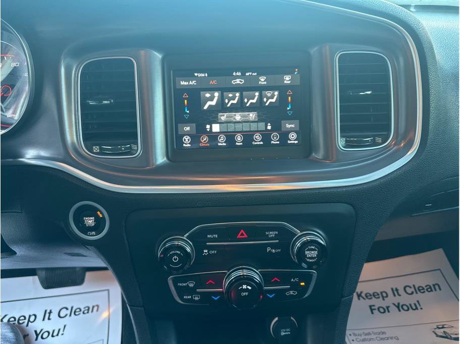 Used 2019 Dodge Charger SXT image 16