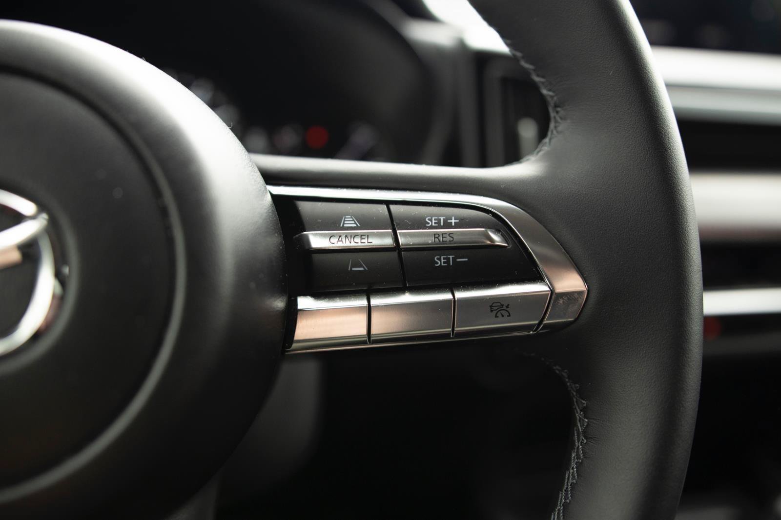 Used 2025 MAZDA CX-50 AWD 2.5 Hybrid w/ Premium Pkg image 7