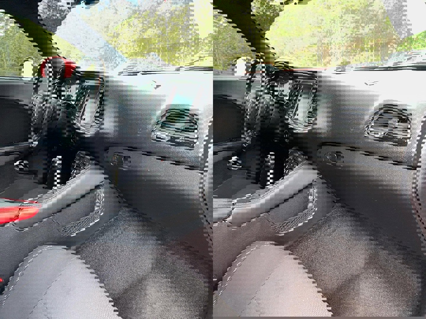 Used 2016 Dodge Challenger R/T image 23