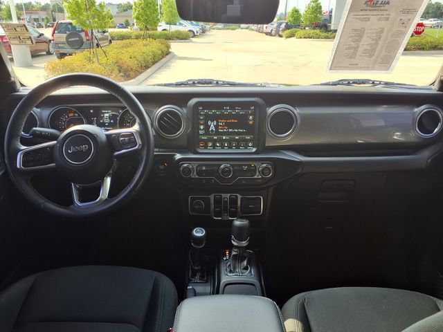 Used 2022 Jeep Wrangler Unlimited Sahara AWD/4WD image 19