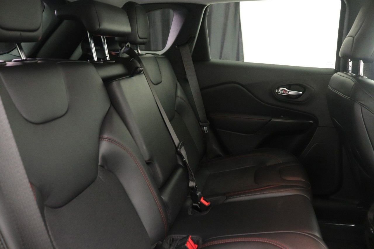 Used 2020 Jeep Cherokee Trailhawk w/ Cold Weather Group image 30