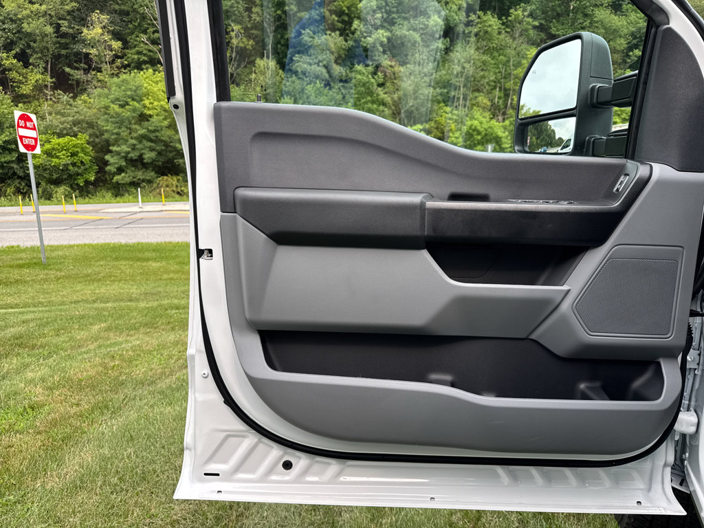 New 2026 Ford F250 XL w/ FX4 Off-Road Package AWD/4WD image 24