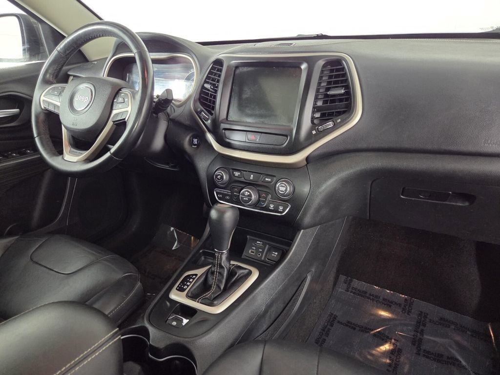 Used 2015 Jeep Cherokee Limited image 30