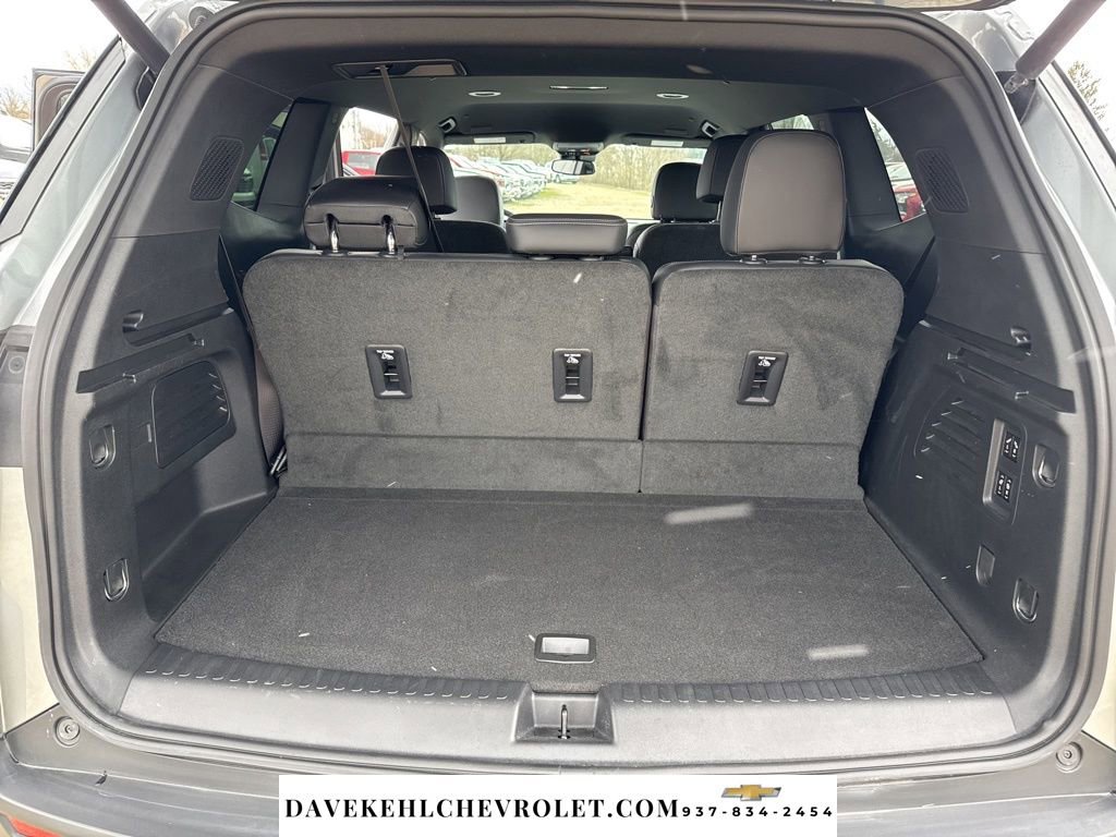 Used 2025 Buick Enclave Preferred w/ Power Package image 32