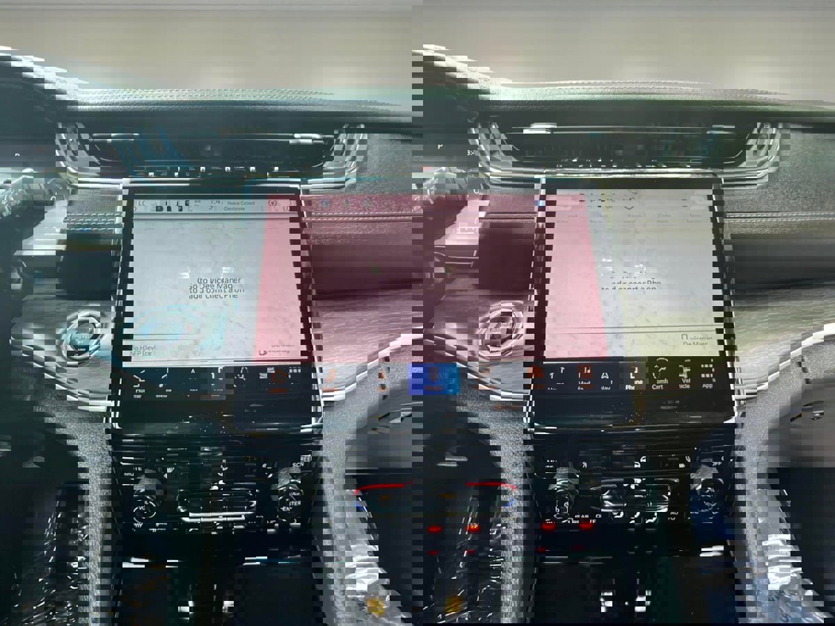 Used 2023 Jeep Grand Cherokee Limited image 10