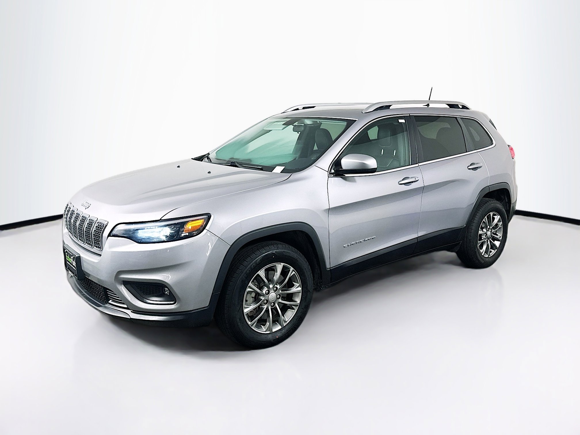 Used 2019 Jeep Cherokee Latitude Plus w/ Cold Weather Group AWD/4WD image 3