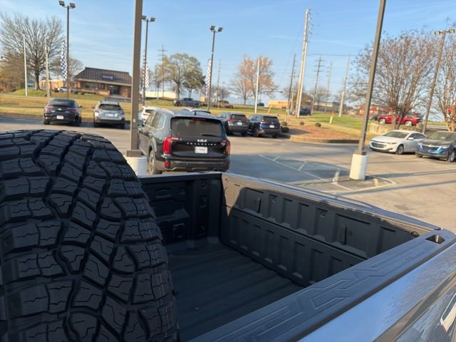 Used 2024 GMC Canyon AT4X w/ AT4X AEV Edition image 13