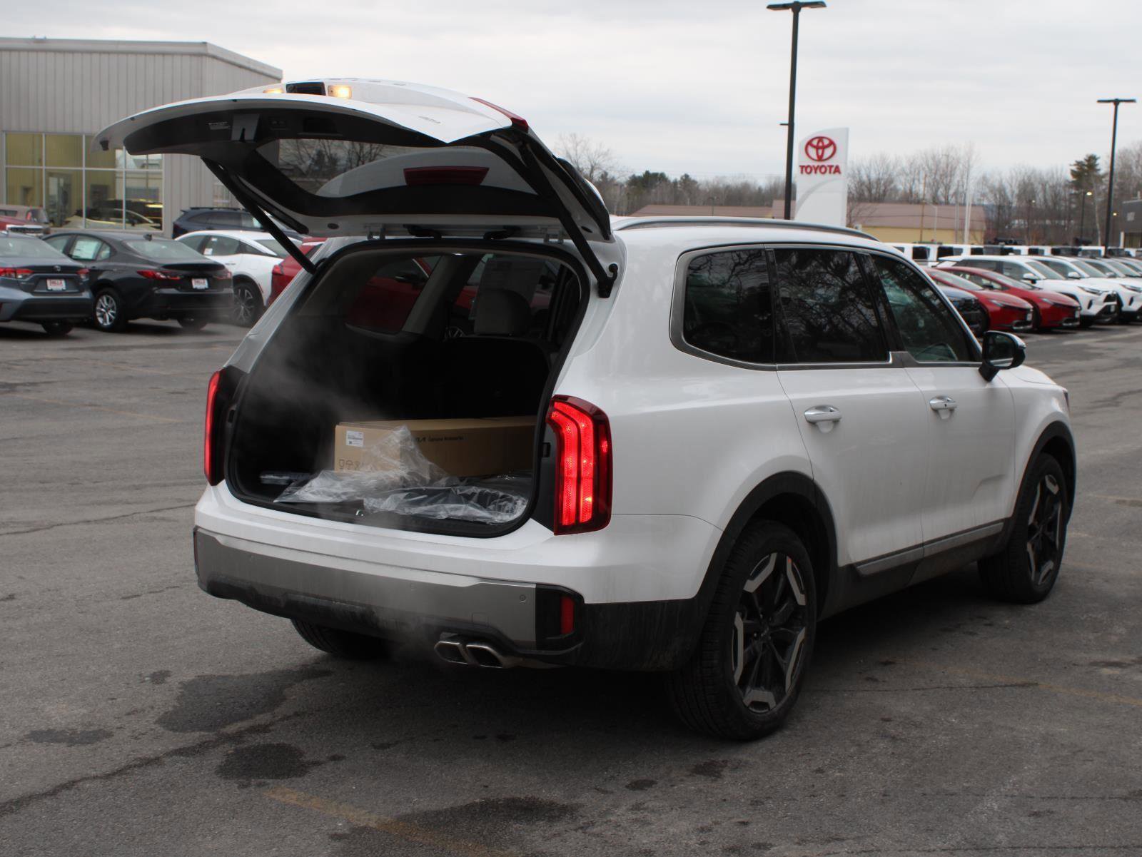 New 2025 Kia Telluride S image 7