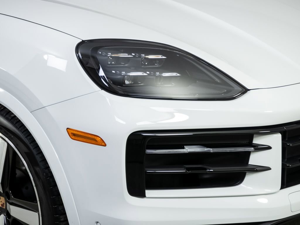 New 2026 Porsche Cayenne Coupe AWD/4WD image 38
