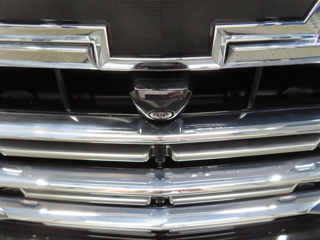 Used 2025 Chevrolet Suburban Premier AWD/4WD image 51