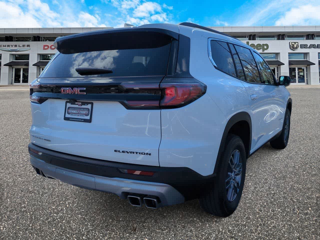 Used 2025 GMC Acadia Elevation image 8