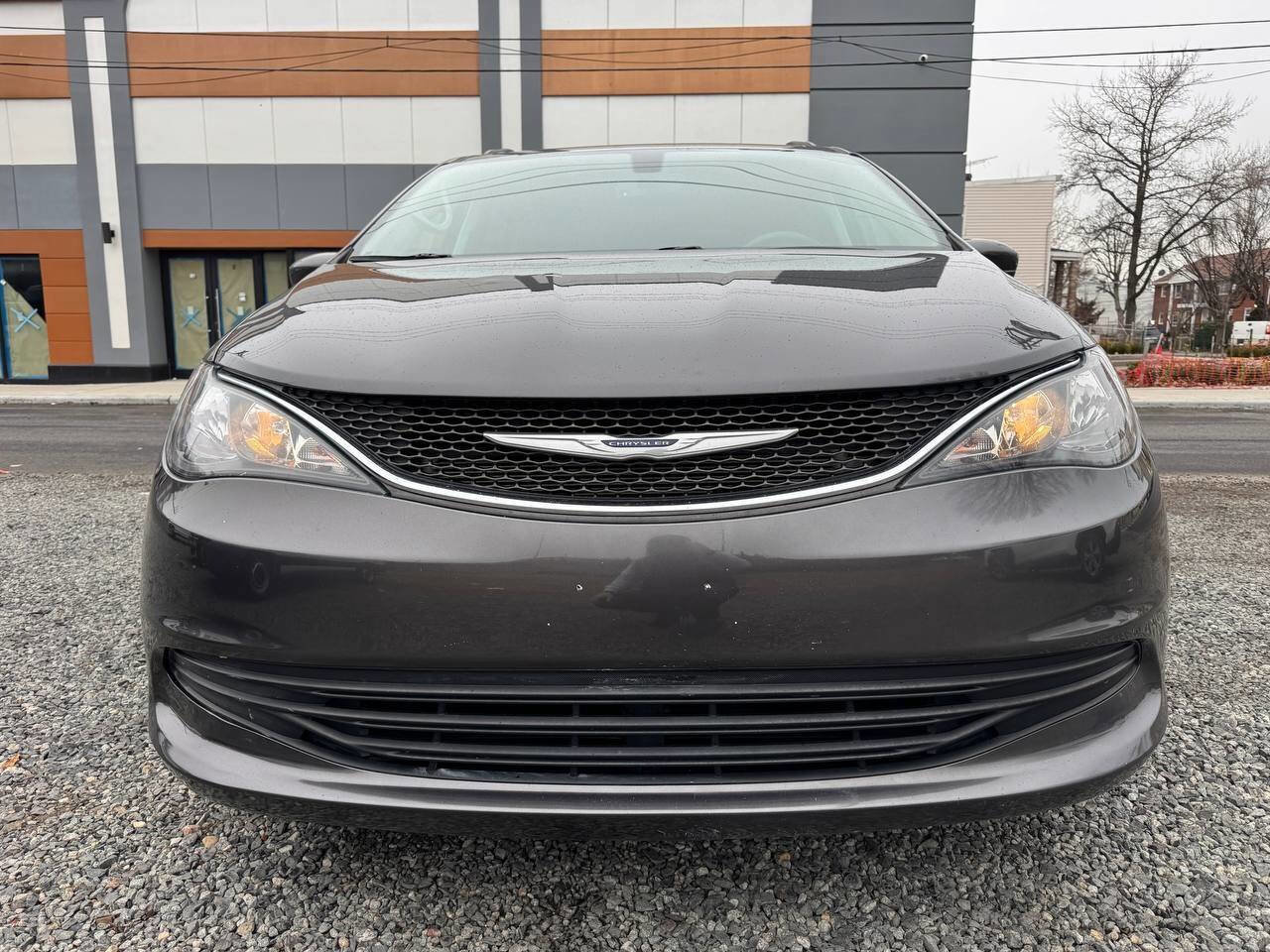 Used 2020 Chrysler Voyager Lxi image 2