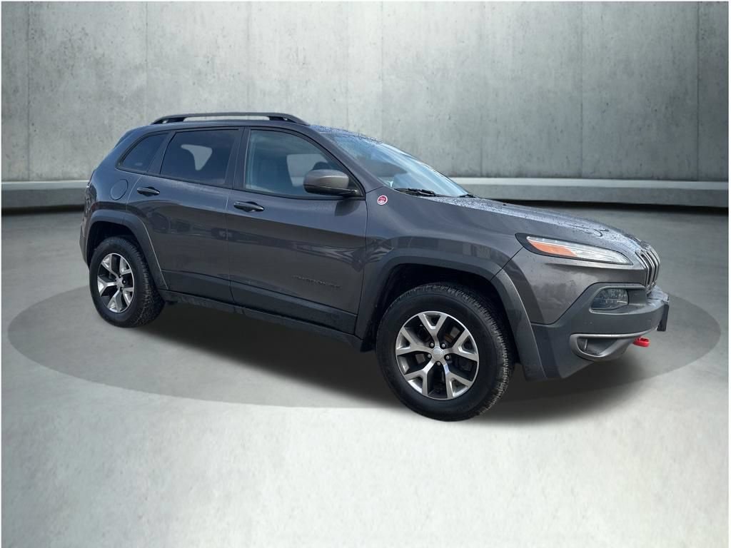 Used 2018 Jeep Cherokee Trailhawk w/ Cold Weather Group AWD/4WD image 9
