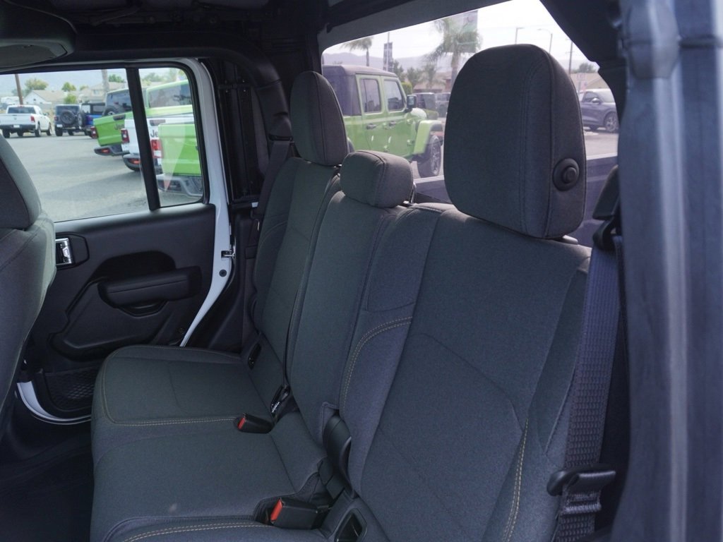 New 2025 Jeep Gladiator Sport S image 22