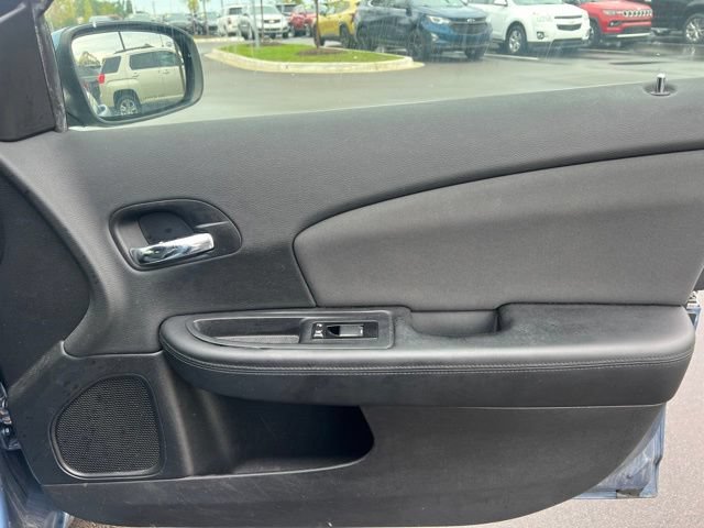 Used 2011 Chrysler 200 Touring FWD image 9