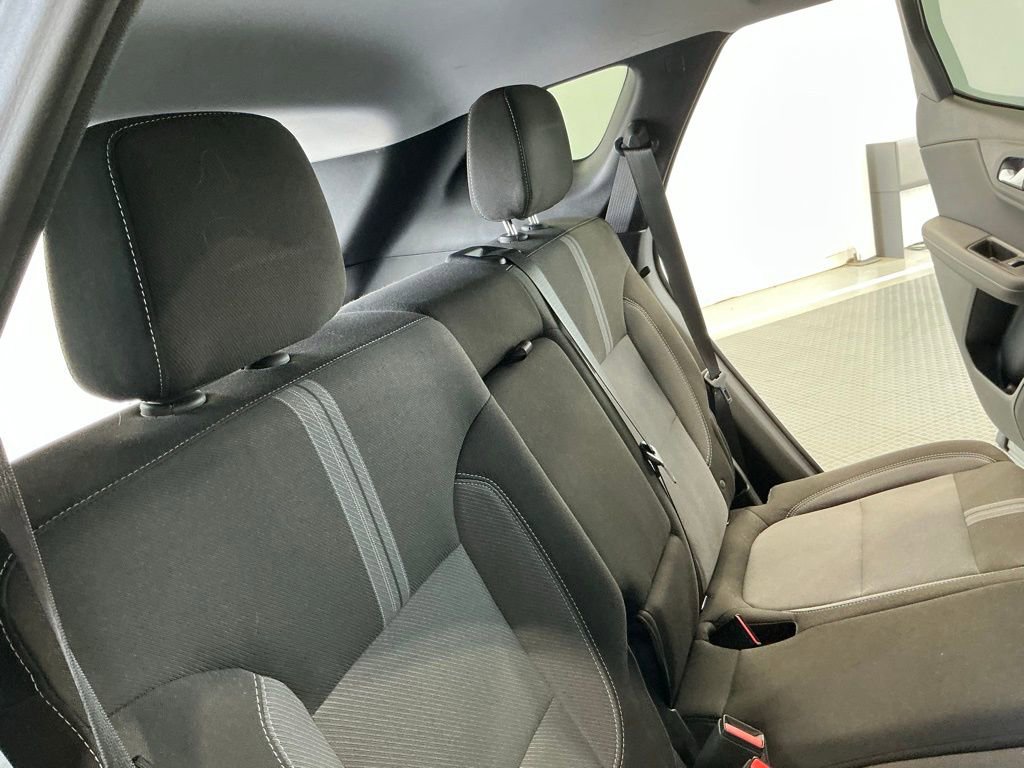 Used 2025 Chevrolet Blazer LT FWD image 14