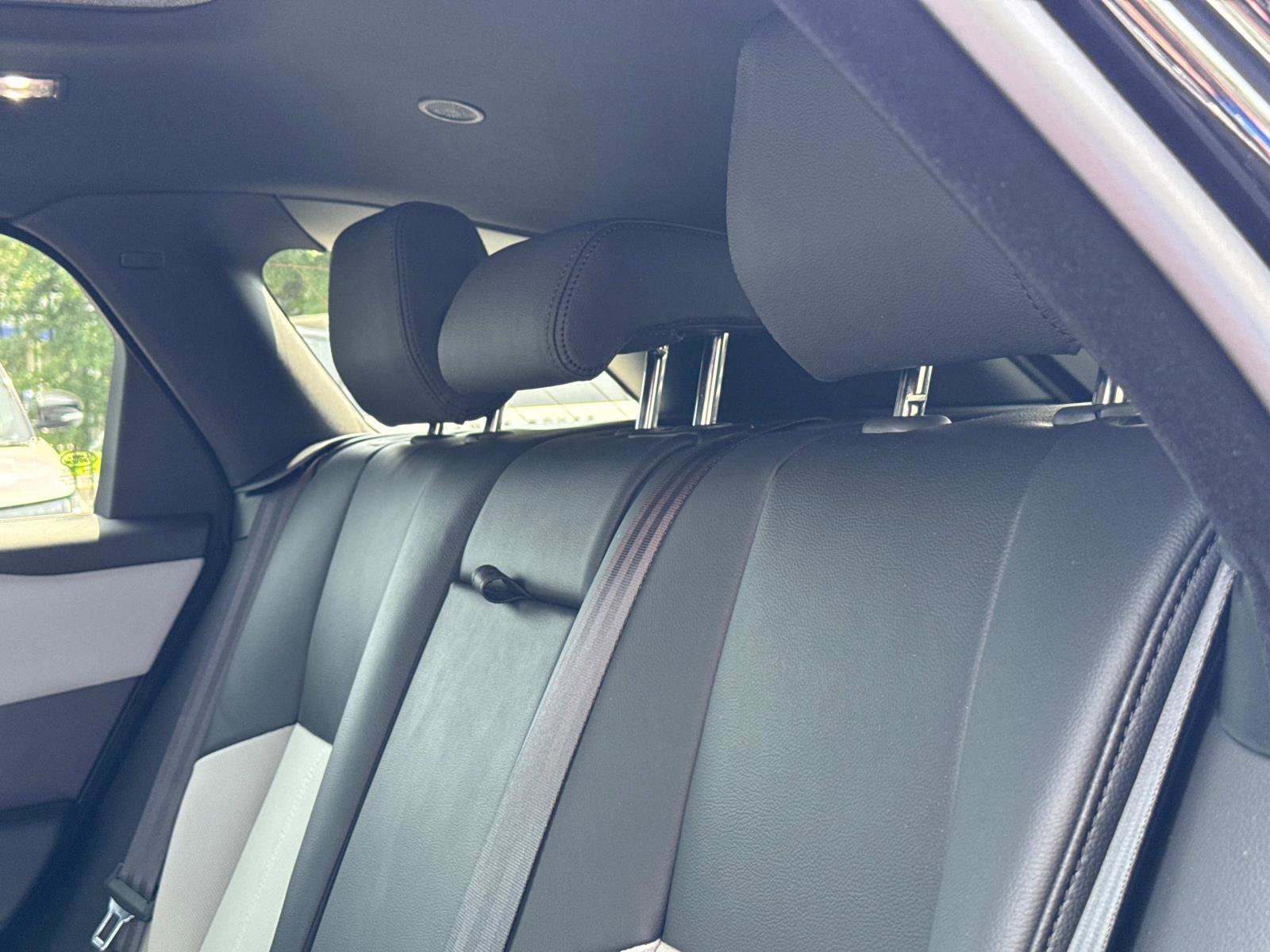 New 2026 Land Rover Range Rover Velar Dynamic SE image 14