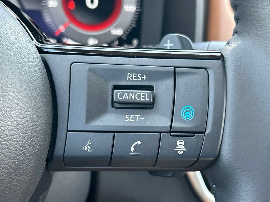 Certified 2024 Nissan Rogue Platinum FWD image 29